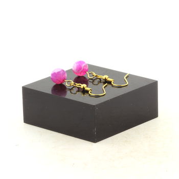 Boucles D'oreilles 1 Perle Agate craquelé rouge 8 mm en acier inoxydable doré.