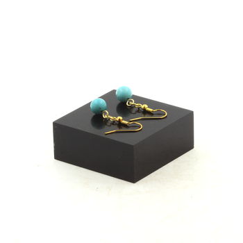 Boucles D'oreilles 1 Perle Howlite Turquoise 8 mm en acier doré inoxydable.