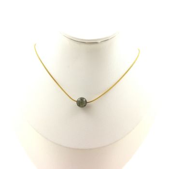 Collier 1 perle Agate Indienne 8 mm. Chaine en acier doré inoxydable.