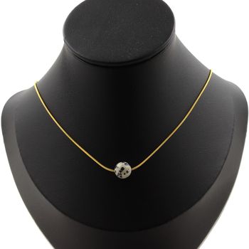 Collier 1 perle Jaspe Dalmatien 8 mm. Chaine en acier doré inoxydable.