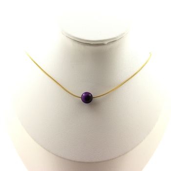 Collier 1 perle Oeil de Tigre violet 8 mm. Chaine en acier doré inoxydable.