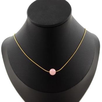 Collier 1 perle Opale rose 8 mm. Chaine en acier doré inoxydable.