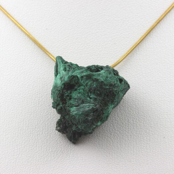 Collier Malachite brut. 60.24 ct.
