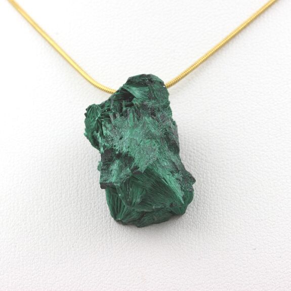 Collier Malachite brut. 63.0 ct.