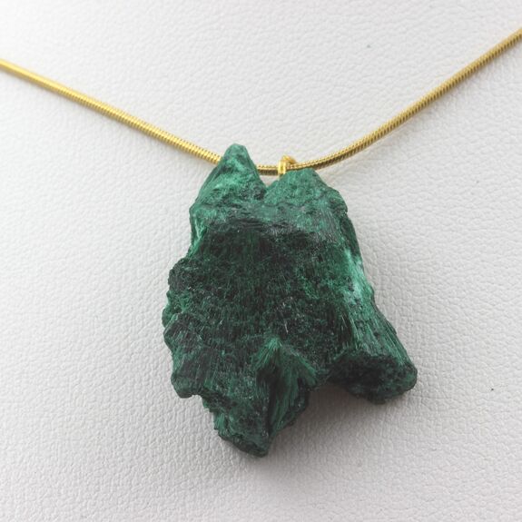 Collier Malachite brut. 55.70 ct.