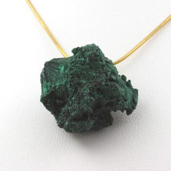 Collier Malachite brut. 76.75 ct.