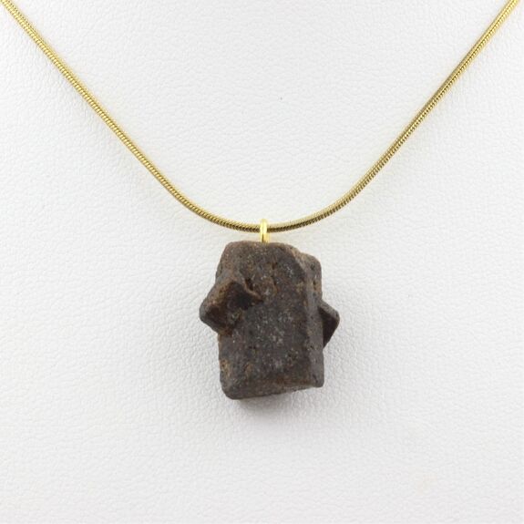 Collier Staurolite brut. 19.0 ct.