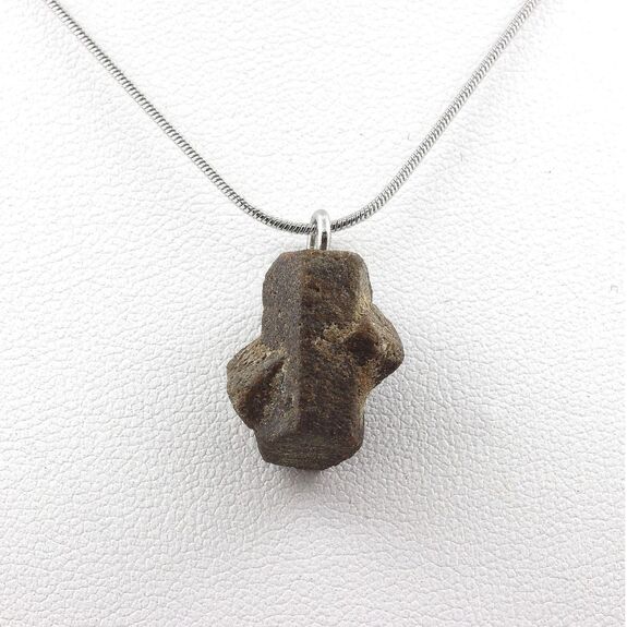 Collier Staurolite brut. 18.5 ct.