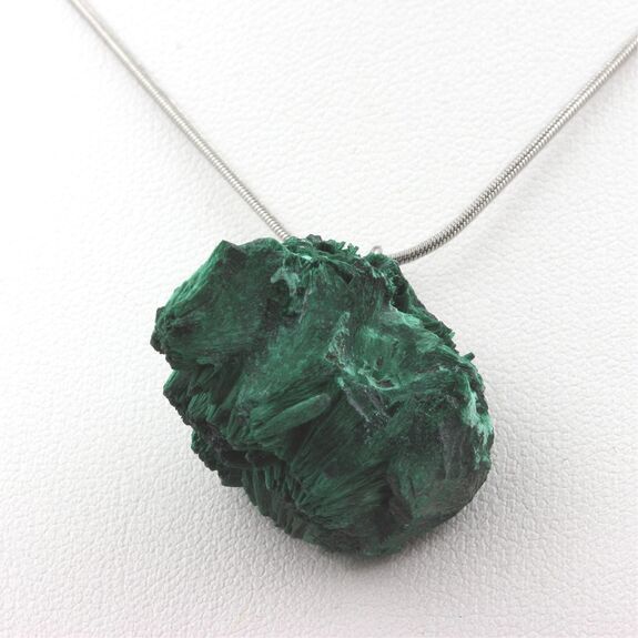 Collier Malachite brut. 77.30 ct.