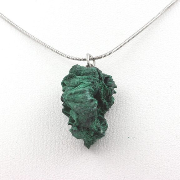 Collier Malachite brut. 31.10 ct.