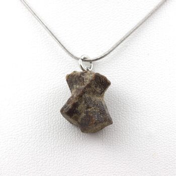 Collier Staurolite brut. 19.0 ct.