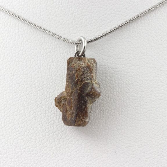 Collier Staurolite brut. 11.5 ct.