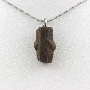 Collier Staurolite brut. 13.5 ct.