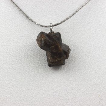 Collier Staurolite brut. 13.0 ct.