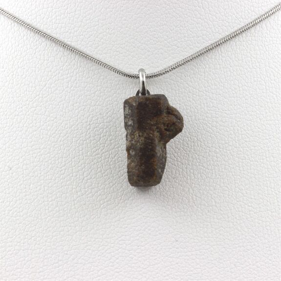 Collier Staurolite brut. 13.0 ct.