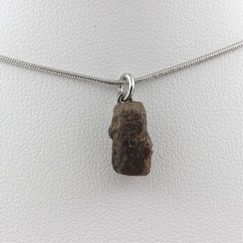 Collier Staurolite brut. 6.5 ct.