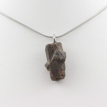 Collier Staurolite brut. 17.0 ct.