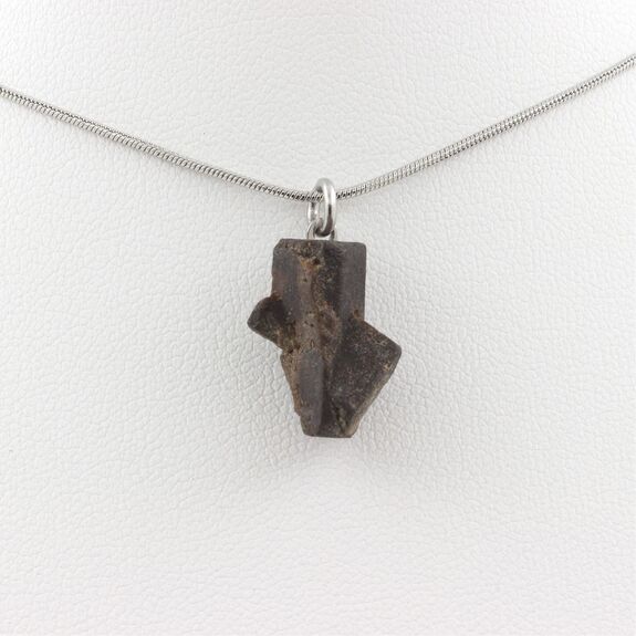 Collier Staurolite brut. 13.0 ct.