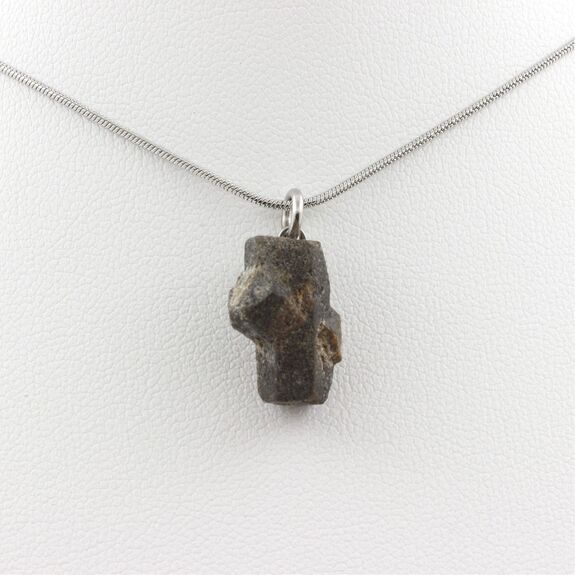 Collier Staurolite brut. 12.0 ct.