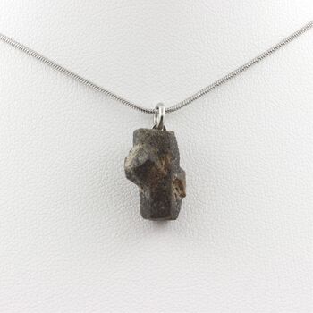 Collier Staurolite brut. 12.0 ct.