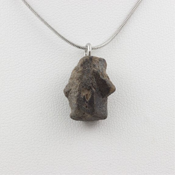 Collier Staurolite brut. 16.5 ct.