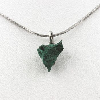 Collier Malachite brut. 5.10 ct.