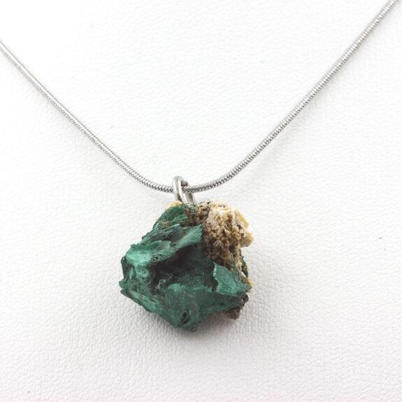 Collier Malachite brut. 16.40 ct.