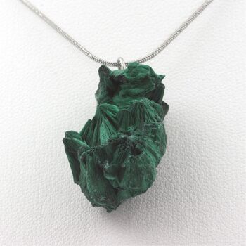 Collier Malachite brut. 59.92 ct.