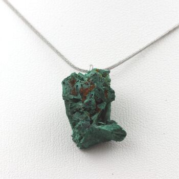 Collier Malachite brut. 24.05 ct.