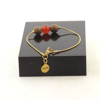 Golden stainless steel bracelet 1 Carnelian from Uruguay quality 5A + wood 8 mm Bead.