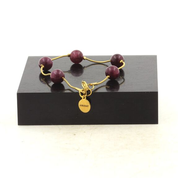 Golden stainless steel bracelet 5 Garnet Beads 8mm.