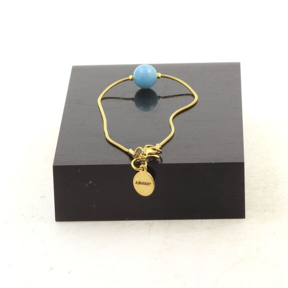 Bracelet en acier doré inoxydable 1 Perle Calcédoine bleu 8 mm.