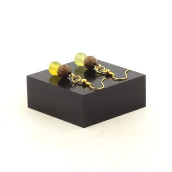 Boucles D'oreilles 2 Perles Sardonyx jaune + bois 8 mm en acier doré inoxydable.