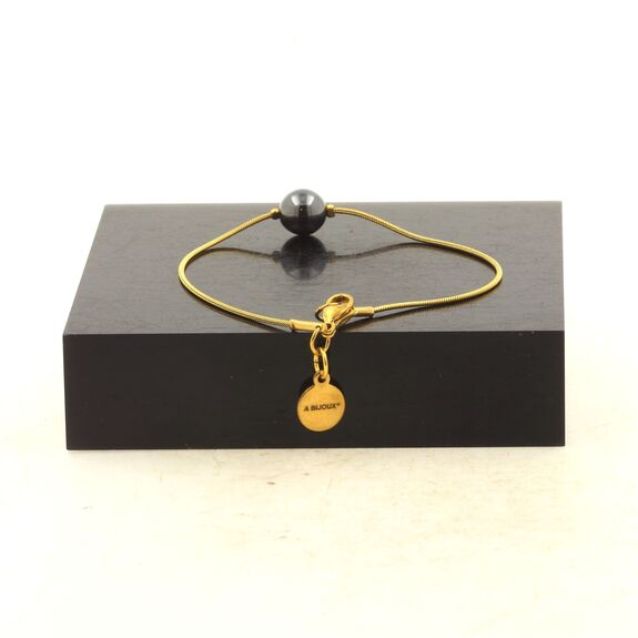 Golden stainless steel bracelet 1 Hematite Bead 8 mm.