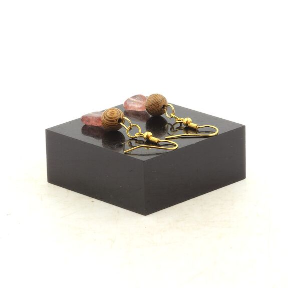 Boucles D'oreilles 2 Perles Strawberry Quartz de Madagascar + bois 8 mm en acier doré inoxydable.