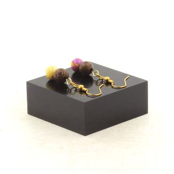 Boucles D'oreilles 2 Perles Jaspe jaune violet + bois 8 mm en acier doré inoxydable.
