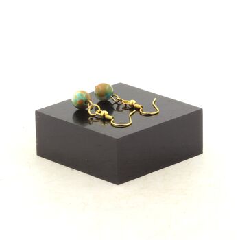 Boucles D'oreilles 1 Perle Jaspe bleu orange 8 mm en acier doré inoxydable.