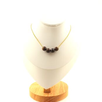 Collier 4 perles Bronzite 8 mm. Chaine en acier doré inoxydable