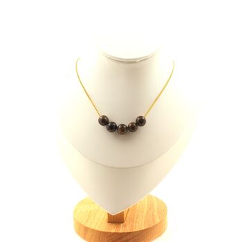 Collier 5 perles Bronzite 8 mm. Chaine en acier doré inoxydable