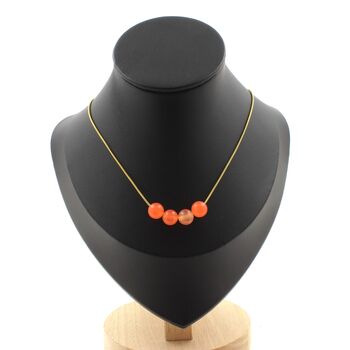 Collier 4 perles Calcédoine orange 8 mm. Chaine en acier doré inoxydable