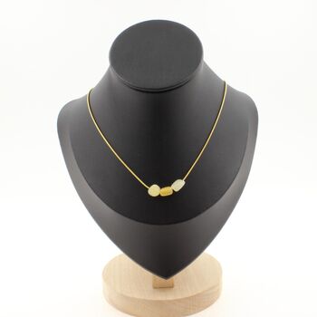 Collier 3 perles Calcite jaune du Royaume-Uni. Chaine en acier doré inoxydable