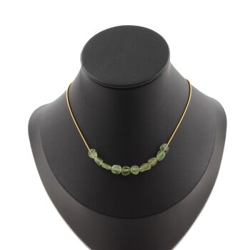 Collier 10 perles Apatite verte de Madagascar. Chaine en acier doré inoxydable