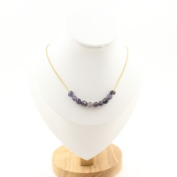 Collier 10 perles Cordierite Iolite de Madagascar. Chaine en acier doré inoxydable