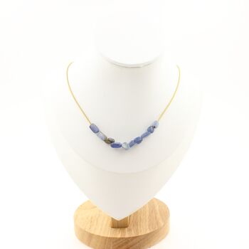 Collier 10 perles Cyanite bleu du Brésil. Chaine en acier doré inoxydable