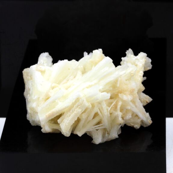 Aragonite Pseudo Quartz. 1048.30 ct.