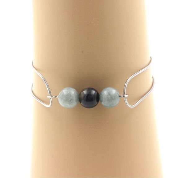 Stainless steel bracelet 1 Hawk's eye + 2 Jade beads 8mm. Unique creation