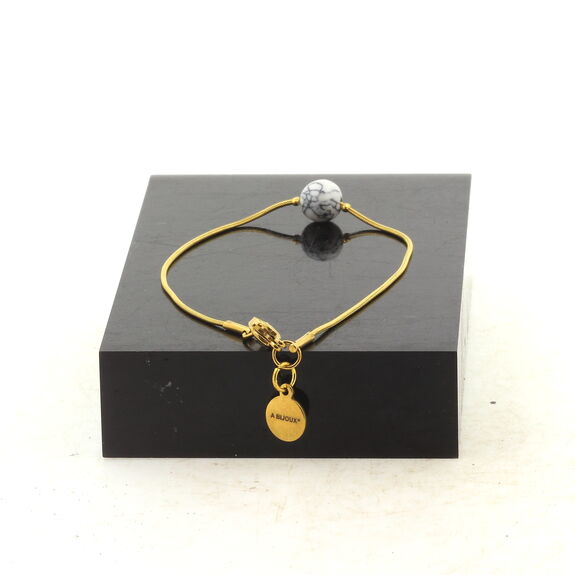 Golden Stainless steel bracelet 1 Howlite 8 mm Bead.