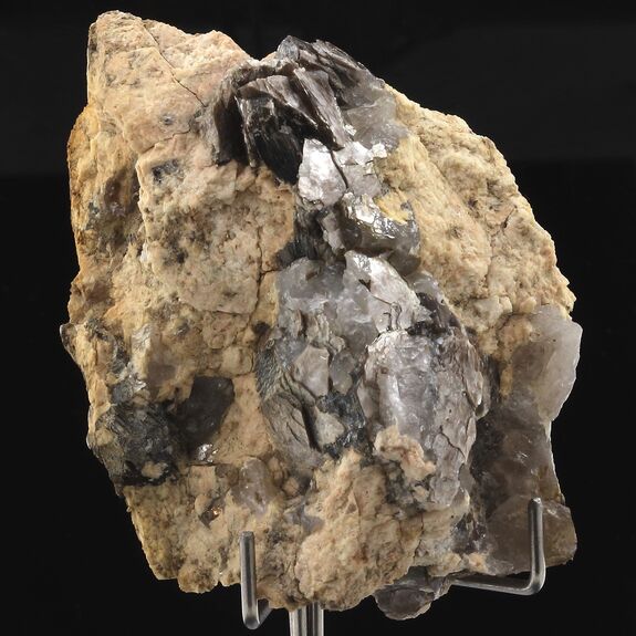 Muscovite + Feldspath + Quartz. 603.55ct.