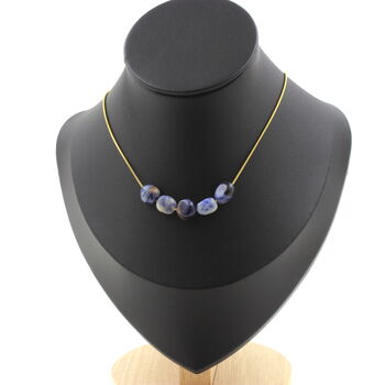 Collier 5 perles Jaspe bleu d'Afrique du Sud. Chaine en acier doré inoxydable
