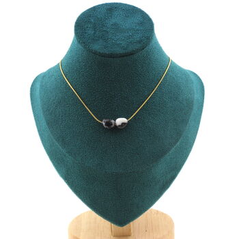 Collier 2 perles Jaspe zèbre du Brésil. Chaine en acier doré inoxydable